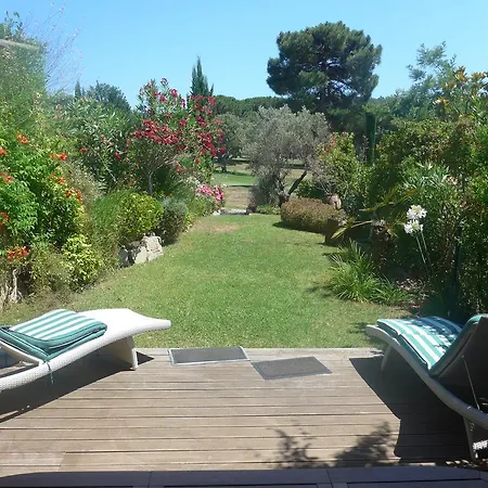 Award Winning St Tropez Golf סן טרופז